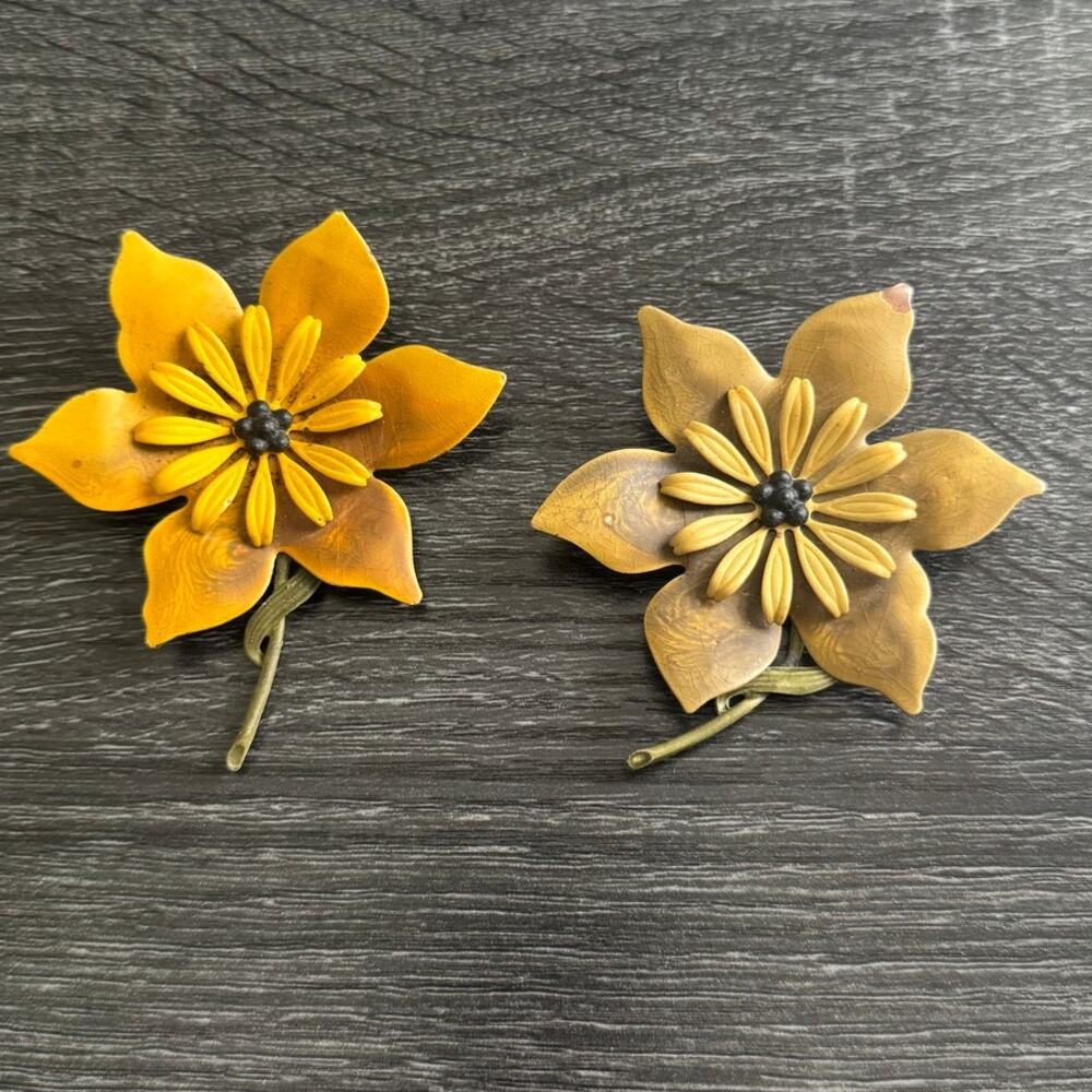 Set Of 2 Vintage Trembler 1950s Flower Brooches‎ Double Layered